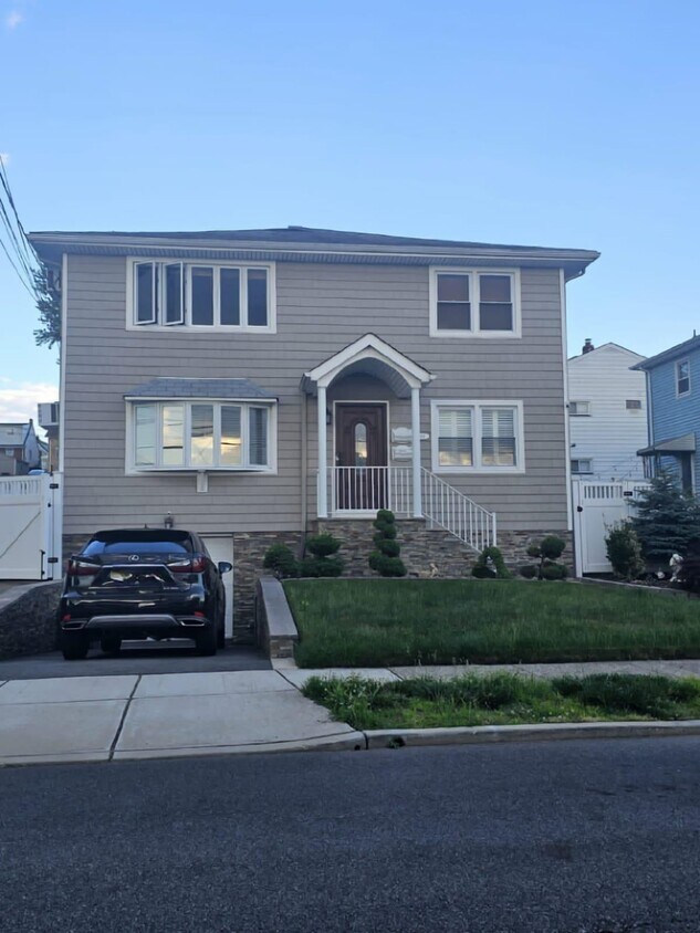 664 Chase Ave, Lyndhurst, NJ 07071 House Rental in Lyndhurst, NJ