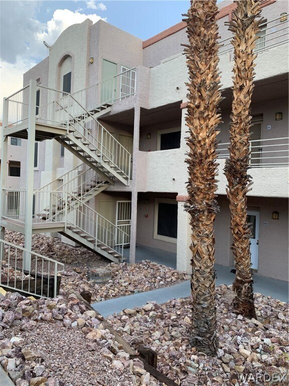 Building Photo - 2044 Mesquite Ln