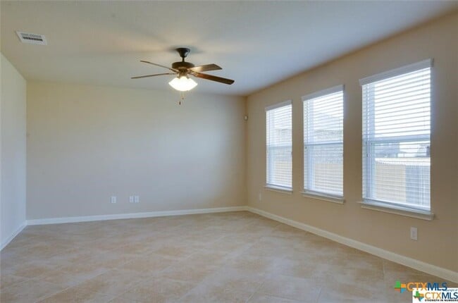 Building Photo - 271 Limestone Creek