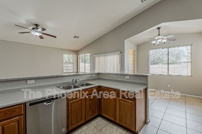 Building Photo - 4121 S Splendor Ct