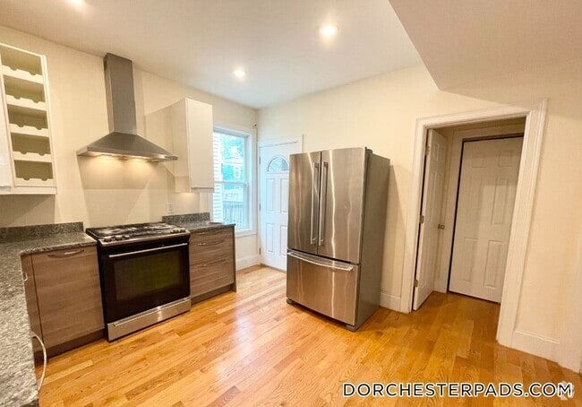 Building Photo - 31 Edison Green