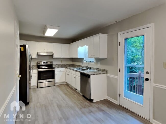 Foto del edificio - 4020 Hudson Dr