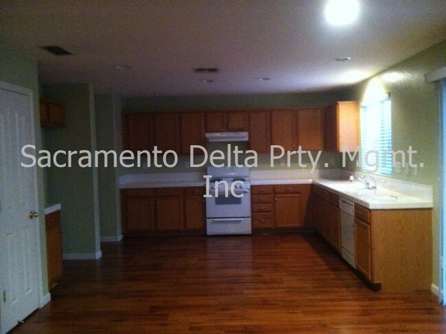 Foto del edificio - 2935 Logansport Way