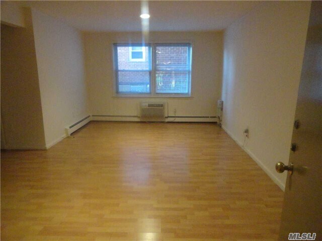 Building Photo - 124 S Park Ave