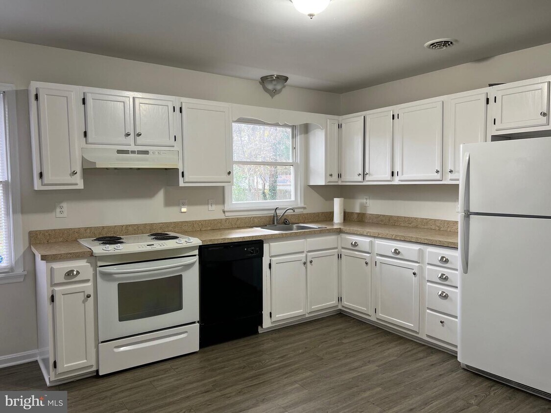 341 Chestnut Dr, Lusby, MD 20657 House Rental in Lusby, MD