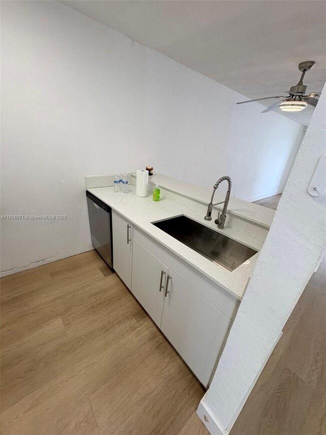 Foto del edificio - 505 NE 30th St