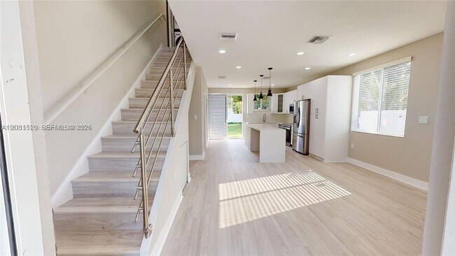 Foto del edificio - 1284 NE 111th St