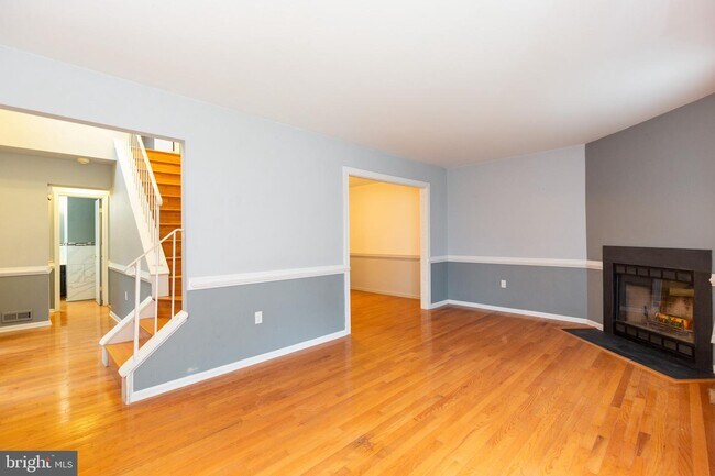 Building Photo - 15562 Traverser Ct