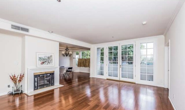 Foto principal - 575 S Barrington Ave