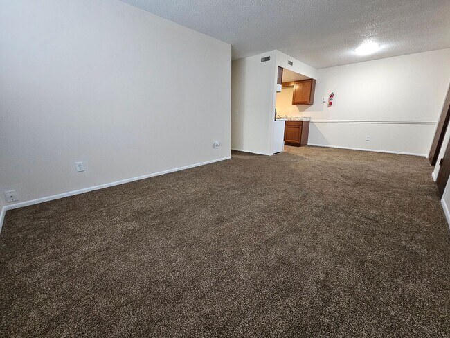 Building Photo - Remodeled 1 bedroom in Washington Local