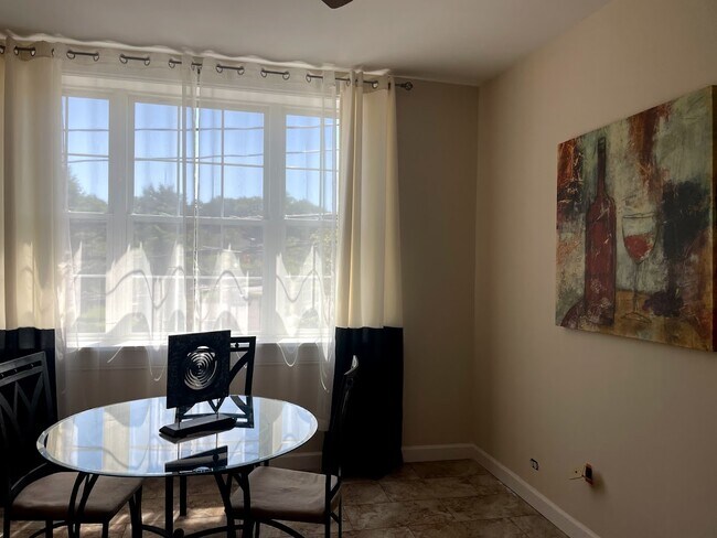 Foto del edificio - 6 Railroad Ave