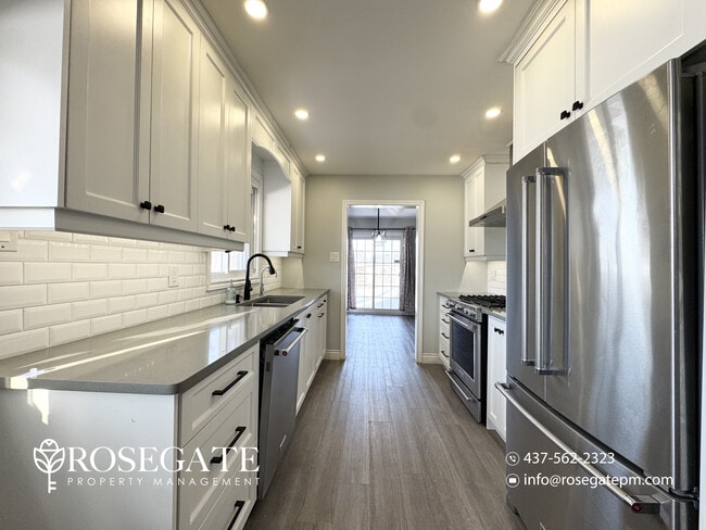 Building Photo - Spacious 3-Bedroom Condo with 2 Parking & Private Backyard – Brampton