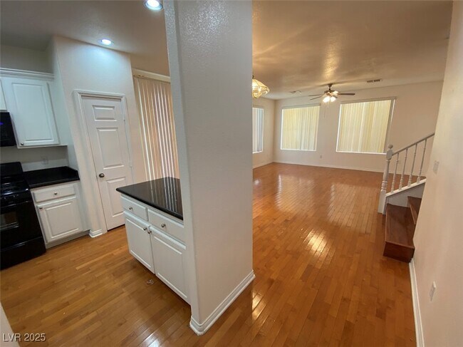 Foto del edificio - 6262 Tillman Crest Ave