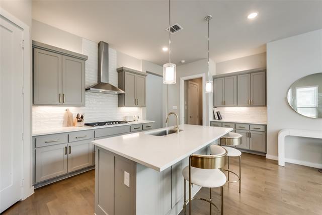 Foto principal - 3660 Spruce Hills St