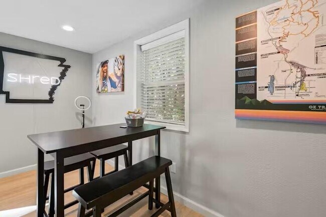 Foto del edificio - 15 Churchill Dr