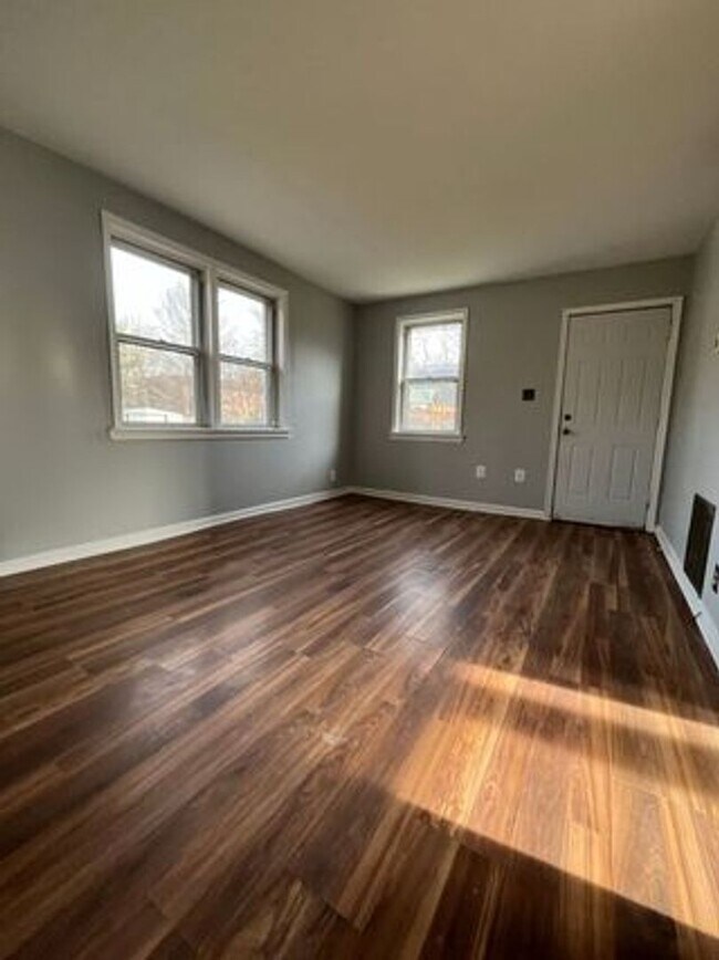 Foto del edificio - Beautiful 2 Bedroom, 1 Bath in Wallingford!