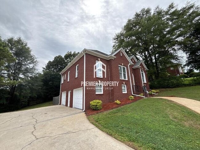 Building Photo - 2994 Glen Gate Dr