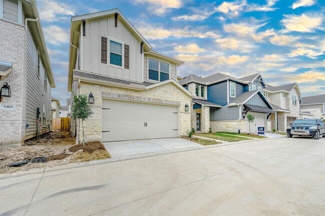Building Photo - 3405 Knighton Hill Dr