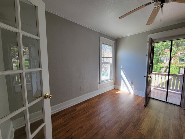 Comedor - 2840 N Bartlett Ave