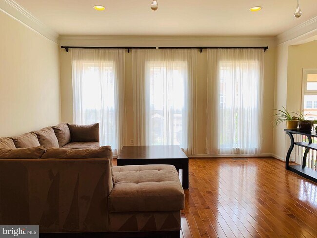 Foto del edificio - 21948 Windy Oaks Square