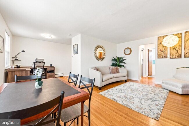 Foto del edificio - 1334 Montgomery Ave