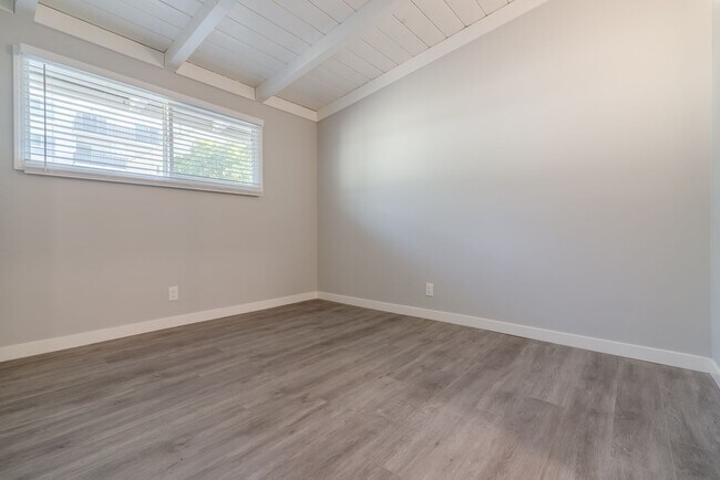 Building Photo - 1218 Armacost Ave