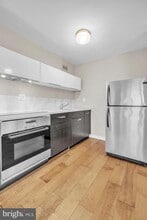 Building Photo - 224 W Rittenhouse Square