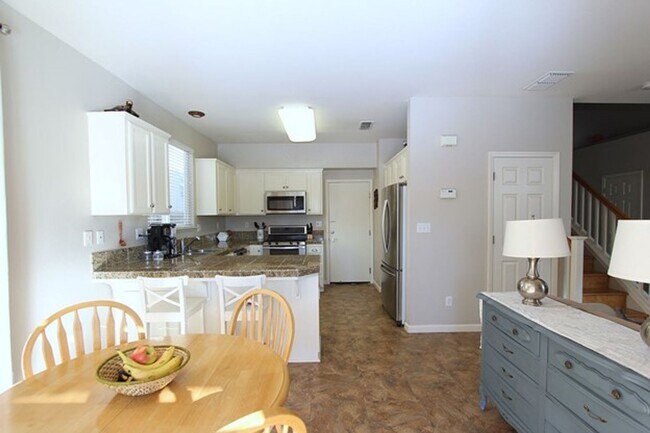 Foto del edificio - Charming 3-bedroom 2.5 bath, 1512 square foot home in Vacaville