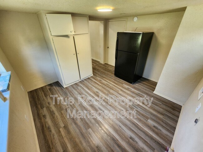 Foto del edificio - 902 W 14th St