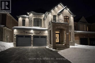 Building Photo - 5 Bavenden Cres