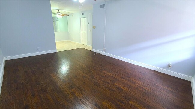 Foto del edificio - 3262 NW 104th Ave