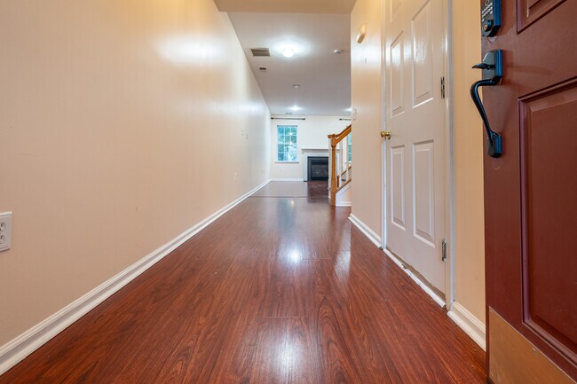 Foto del edificio - 25 Blake Dr