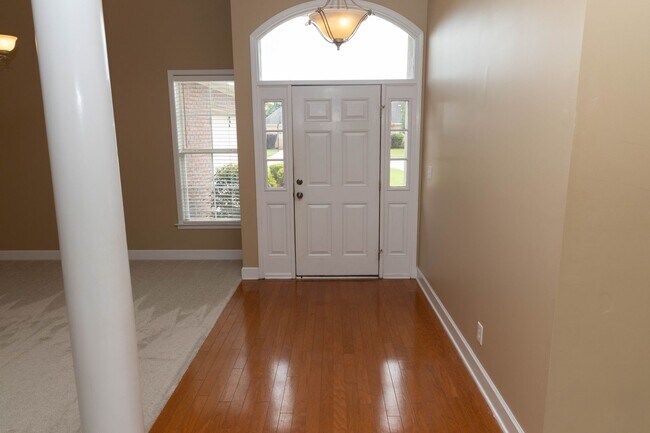 Foto del edificio - 9541 Lochworth Ct
