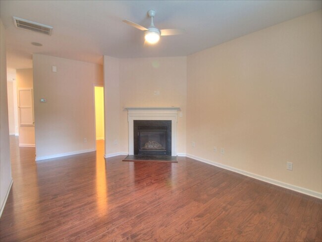 Foto del edificio - Charming 4-Bed, 3-Bath Home for Rent in Ru...