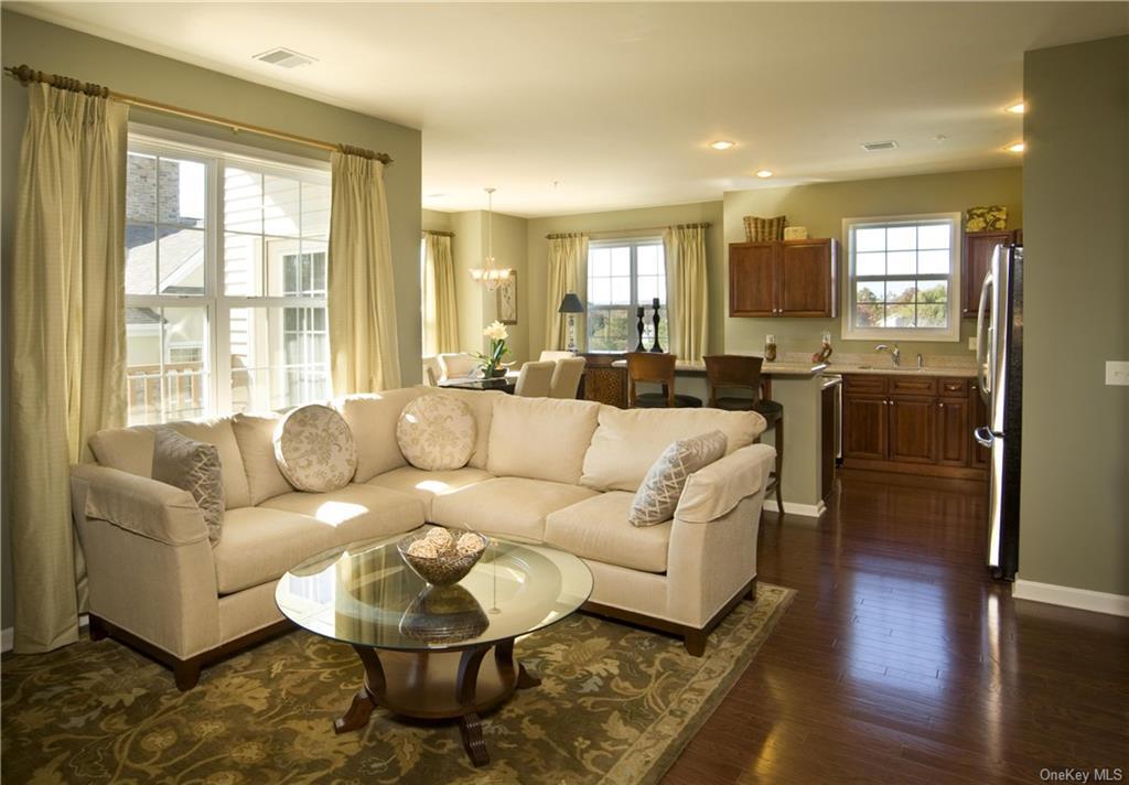 Foto principal - 827 Tower Rdg Cir
