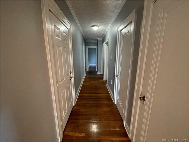 Building Photo - 70 Circular Ave