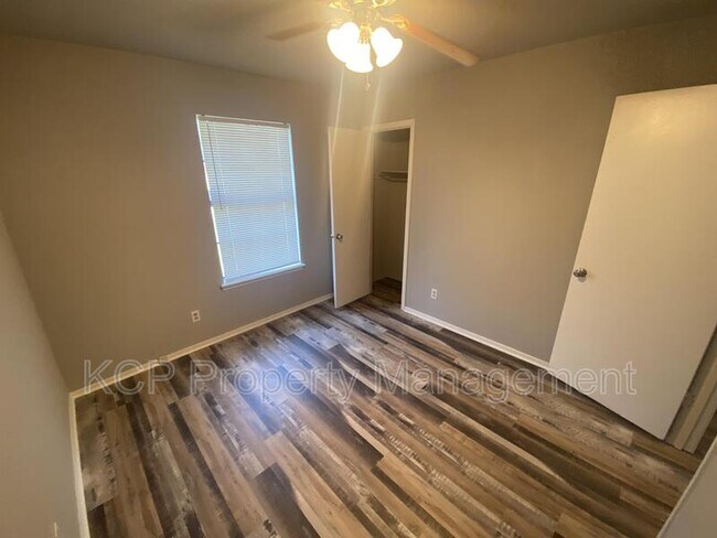 Building Photo - 8709 S 35th Terrace