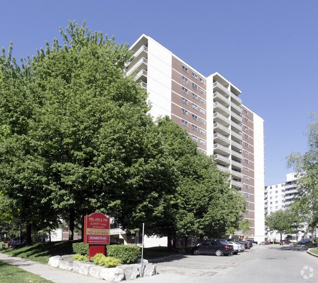 Foto principal - Surrey Lane Apartments