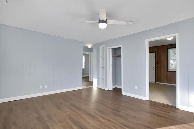 Building Photo - 2 Bedroom Duplex in Jacksonville