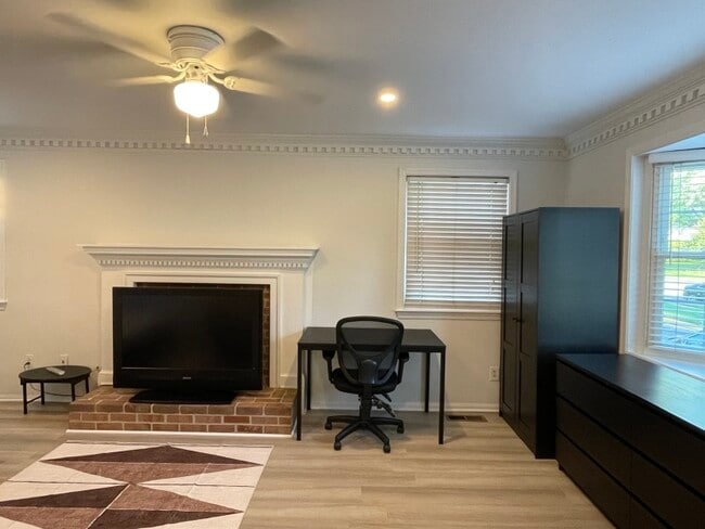 Photo - 4199 University Dr (Fairfax, VA) Townhome