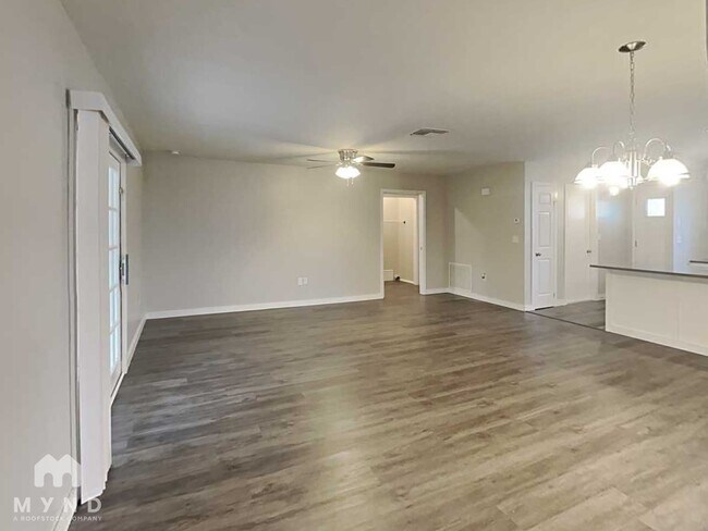 Foto del edificio - 8610 Sagewood Dr