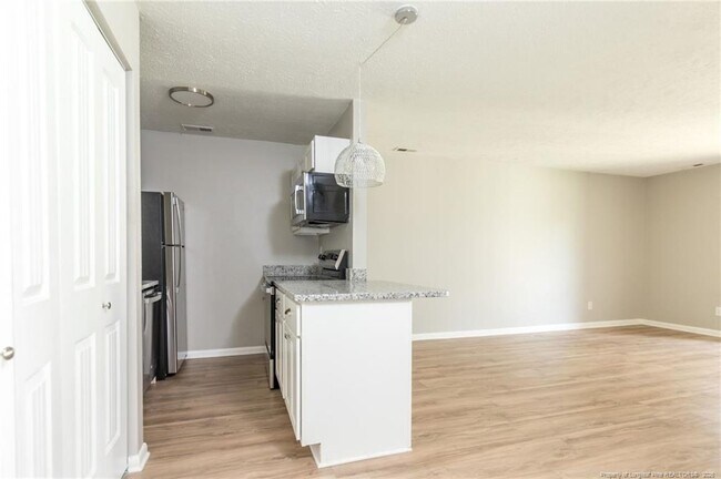 Foto del edificio - 1128 Southwood Dr