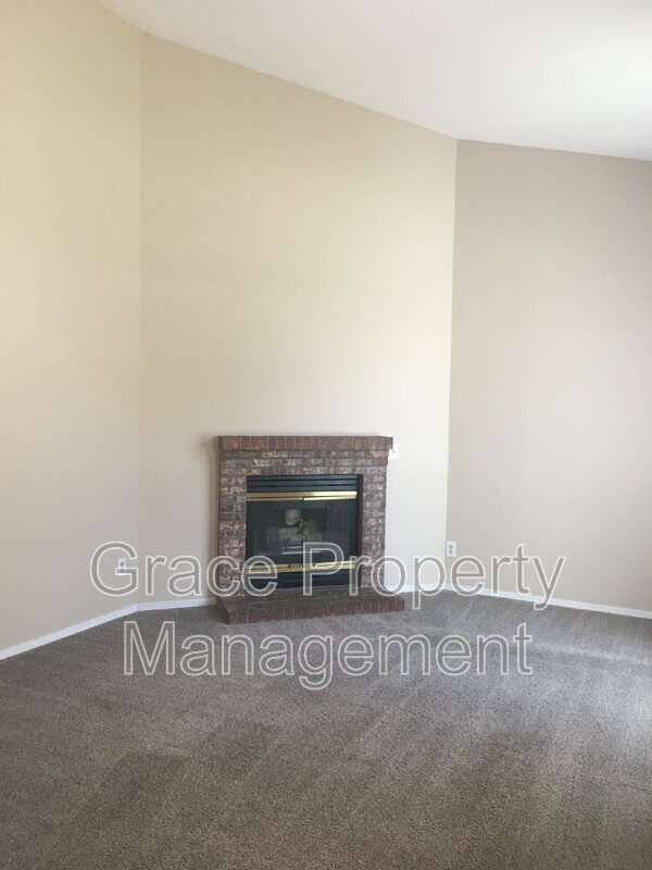 Building Photo - 6328 Newton Ct