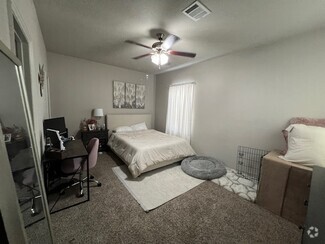Building Photo - 710 Vassar Ct