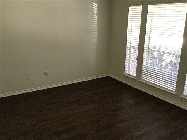 Foto del edificio - 11011 Pierce Valley Dr