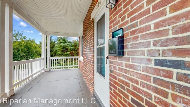 Building Photo - 4 br, 1 bath House - 374 Marydell Rd