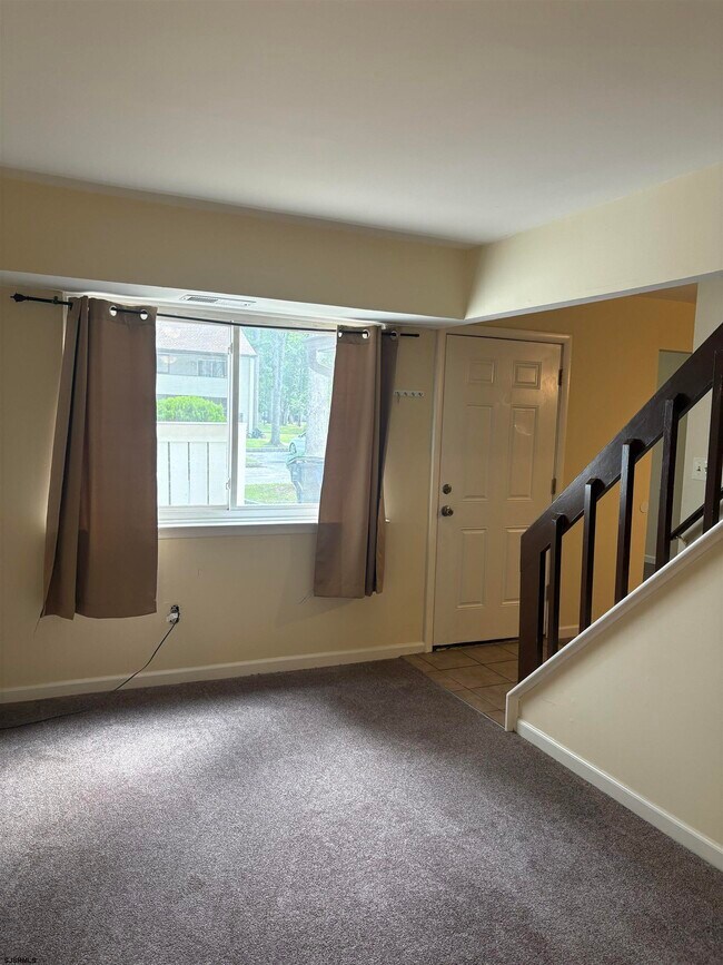 Foto del edificio - 2705 Goldenrod Ct