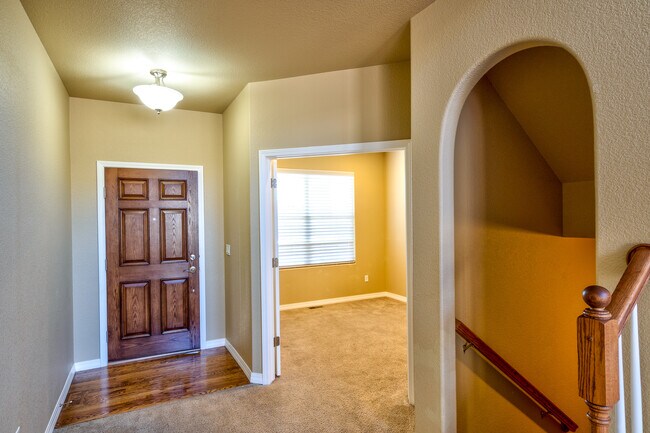 Foto del edificio - 4818 Turquoise Lake Ct