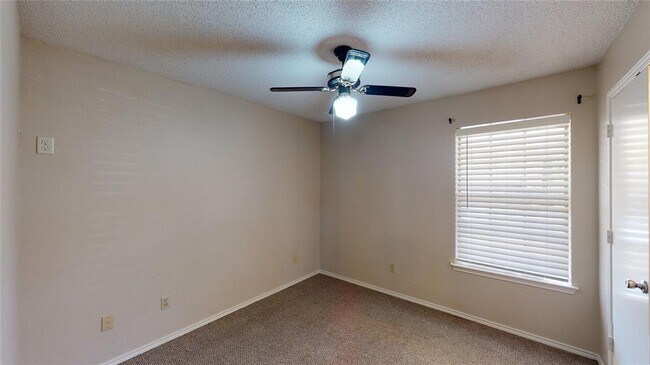 Building Photo - 337 Lochridge Dr
