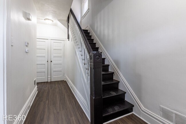 Building Photo - 3 br, 1 bath House - 317 Kingsboro St Mt W...